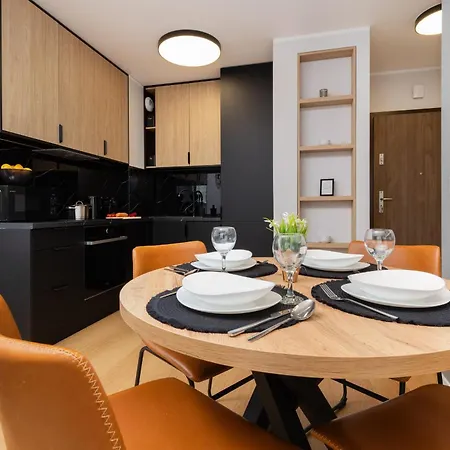Okrzei Stylish With Balcony & Parking By Renters アパート グディニャ