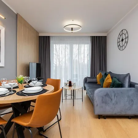 アパート Okrzei Stylish With Balcony & Parking By Renters *