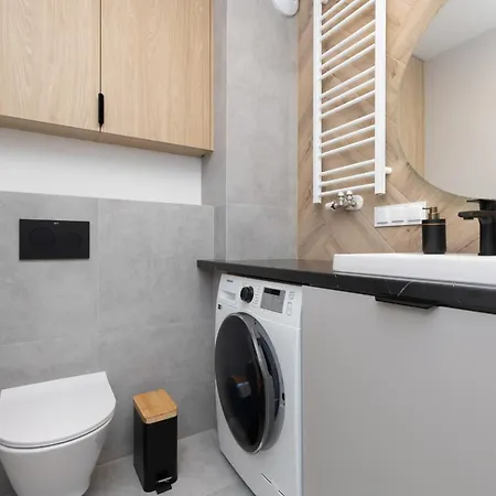 Okrzei Stylish With Balcony & Parking By Renters * グディニャ