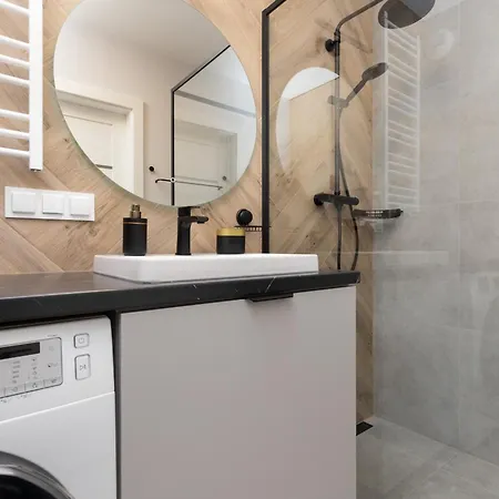 アパート Okrzei Stylish With Balcony & Parking By Renters