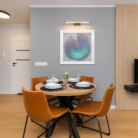 アパート Okrzei Stylish With Balcony & Parking By Renters グディニャ